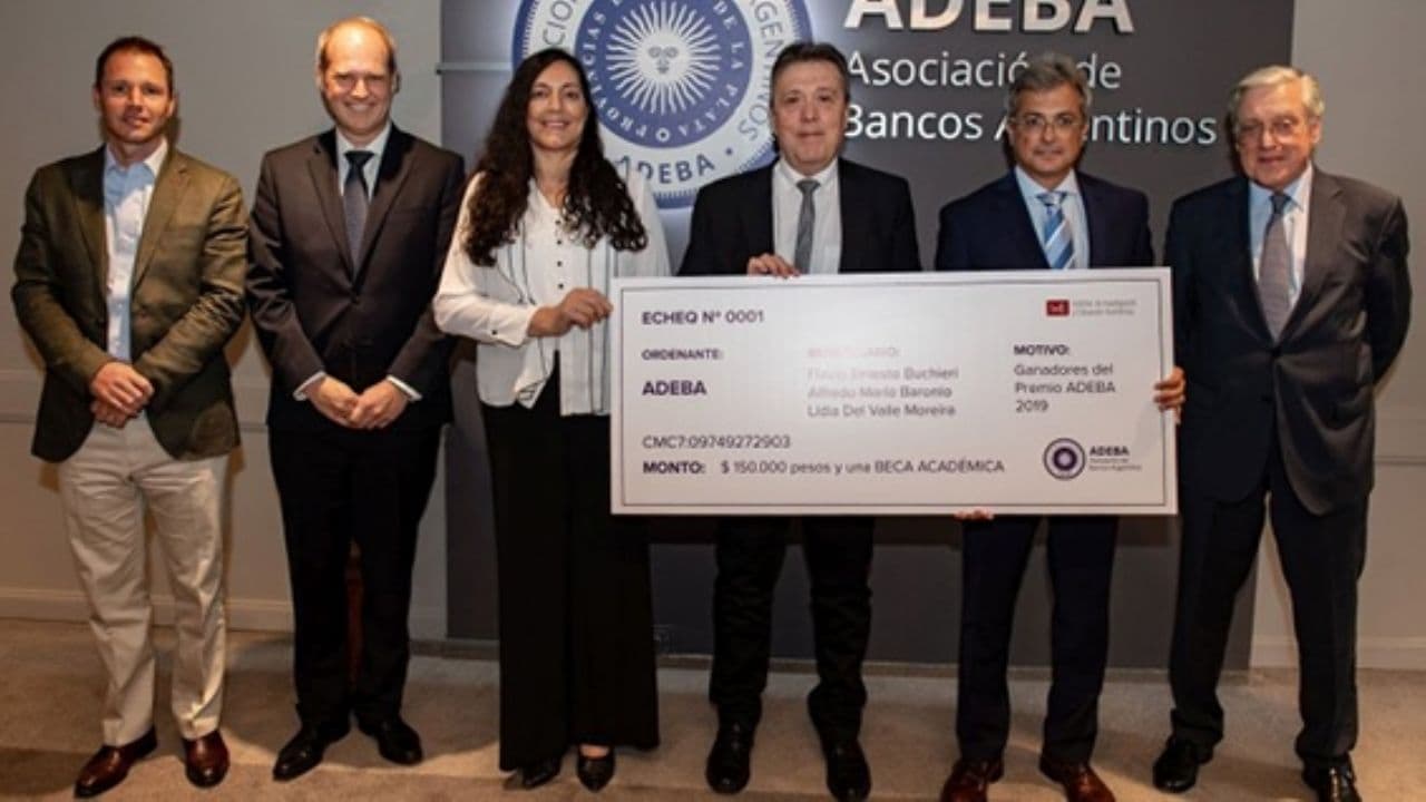 Docentes locales premiados por la Asociación de Bancos